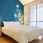 Casa Con Jardin En * Hecho
