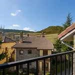 Casa Con Jardin En Hecho