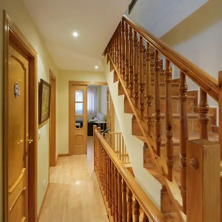 Casa Con Jardin En Holiday home Hecho