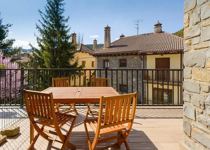 Casa Con Jardin En Hecho