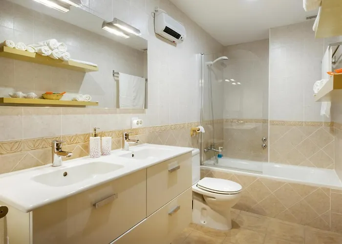 Casa Con Jardin En *